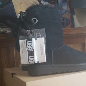Customizable Bailey bow short uggs